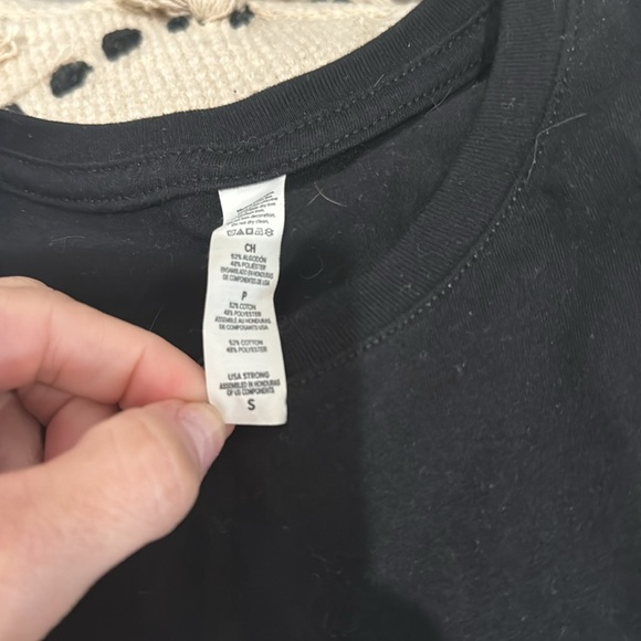 Violate the dresscode flowy racerback crop tank. Size small. - Picture 2 of 3